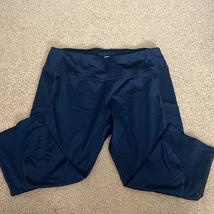 Navy blue cropped leggings